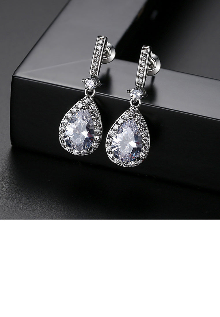 Fashion and Elegant Geometric Water Drop-shaped Cubic Zirconia Earrings - Luxurious Look