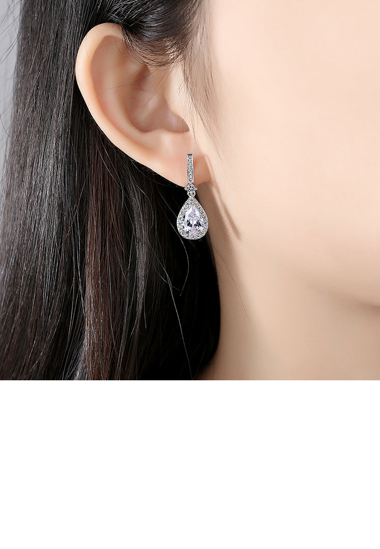 Fashion and Elegant Geometric Water Drop-shaped Cubic Zirconia Earrings - Luxurious Look