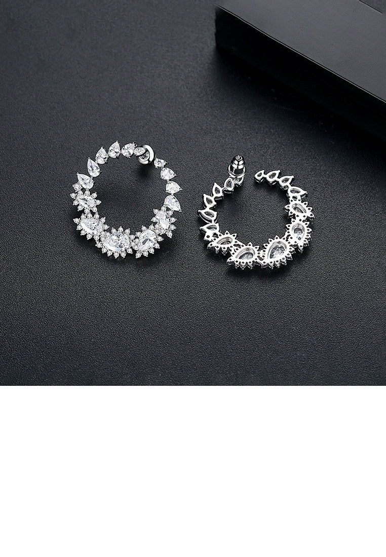 Fashion and Elegant Geometric Round Flower Stud Earrings with Cubic Zirconia - Luxurious Look