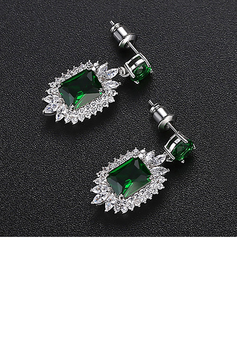 Elegant and Noble Geometric Pattern Earrings with Green Cubic Zirconia - Luxurious Look