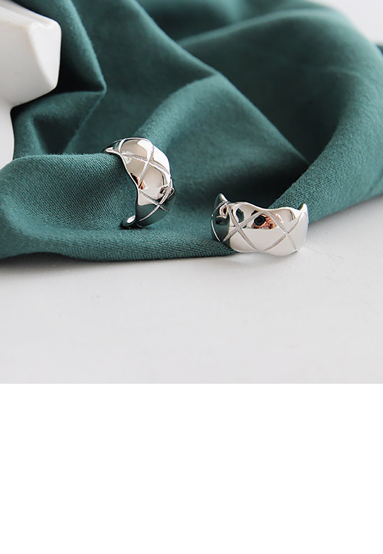 925 Sterling Silver Fashion Simple Diamond Pattern Geometric Stud Earrings