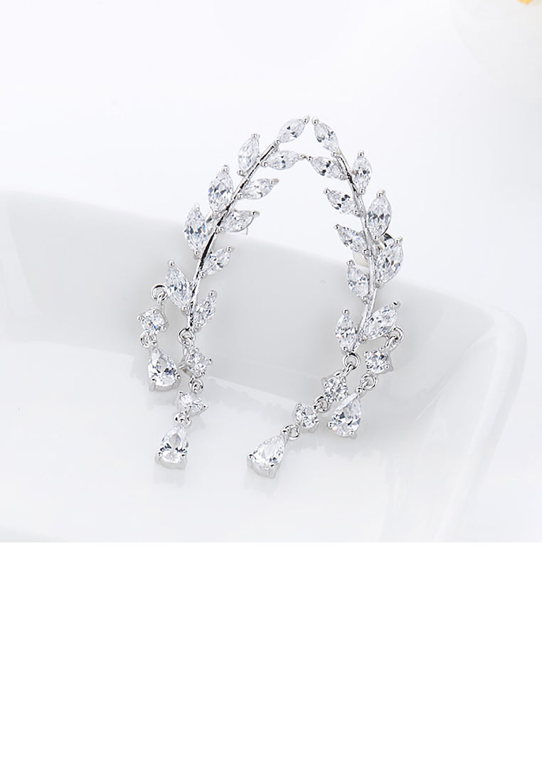 Fashion and Elegant Geometric Leaf Tassel Earrings with Cubic Zirconia - Luxurious Look