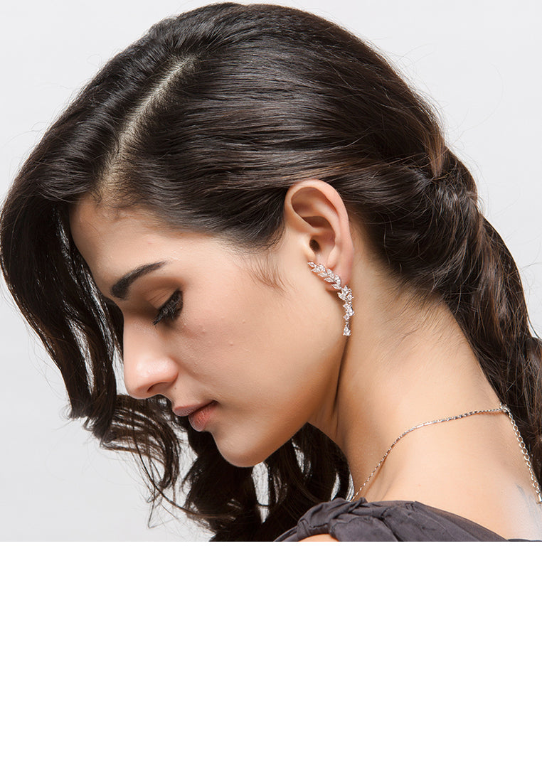 Fashion and Elegant Geometric Leaf Tassel Earrings with Cubic Zirconia - Luxurious Look