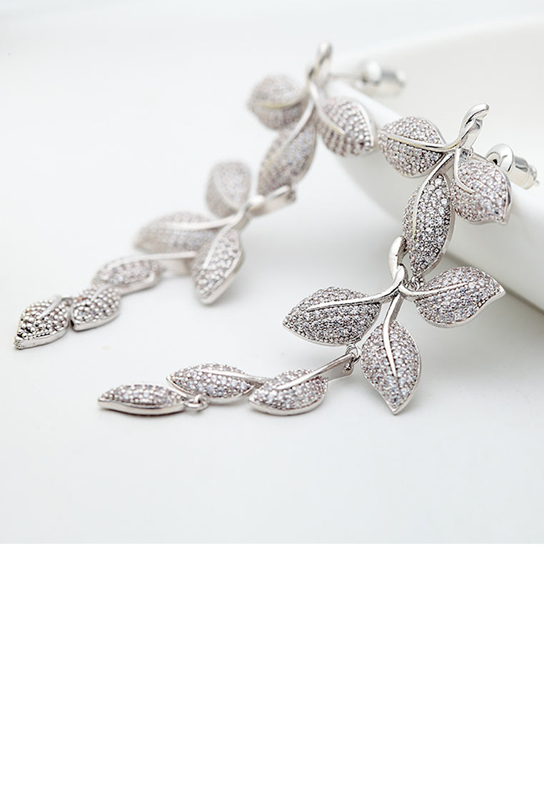 Elegant and Bright Leaf Long Earrings with Cubic Zirconia - Luxurious Look
