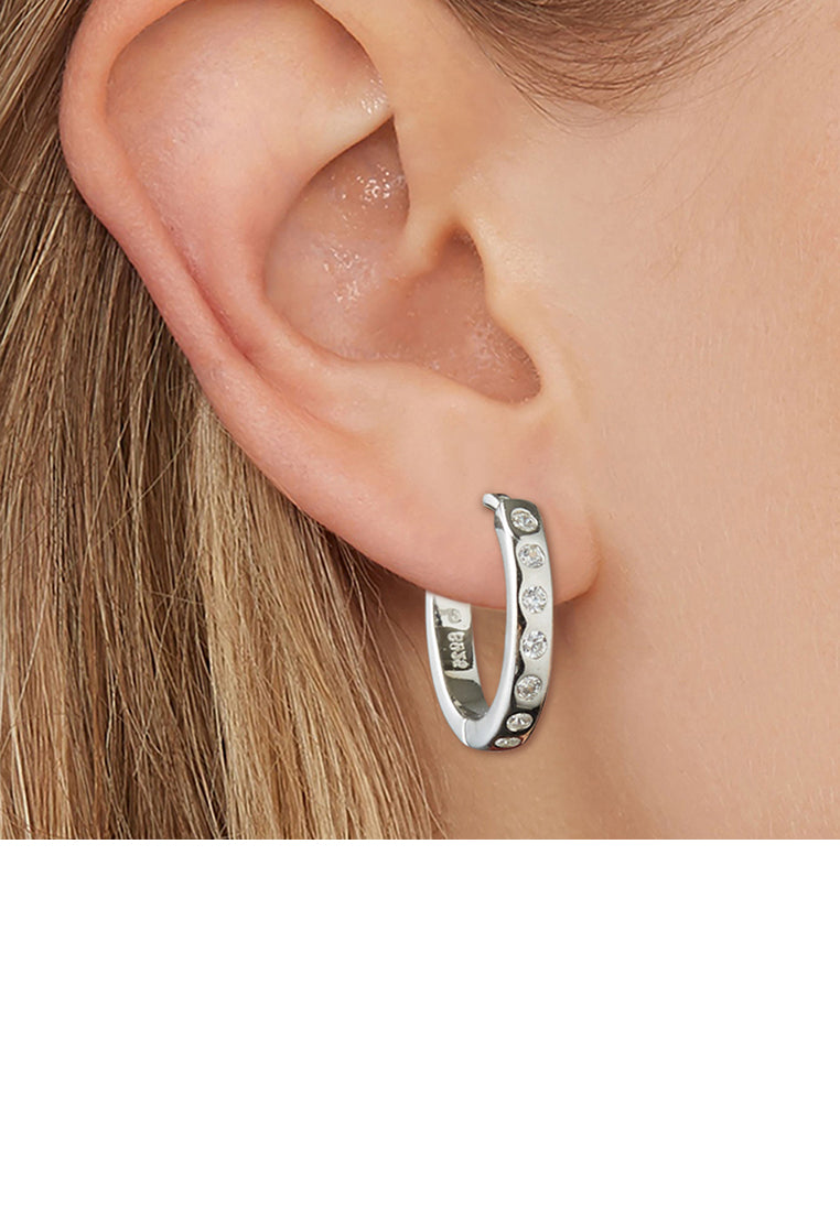 925 Sterling Silver Simple Temperament Geometric Circle Stud Earrings with Cubic Zirconia - Luxurious Look