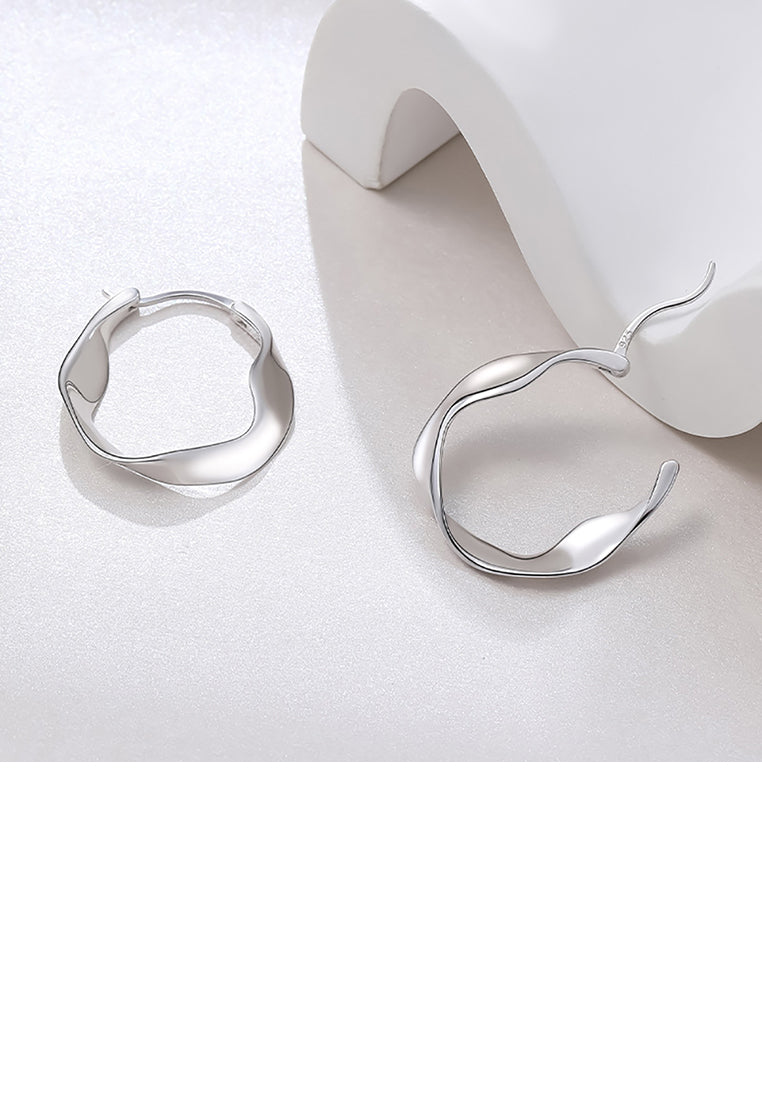 925 Sterling Silver Simple Temperament Hollow Geometric Ripple Stud Earrings