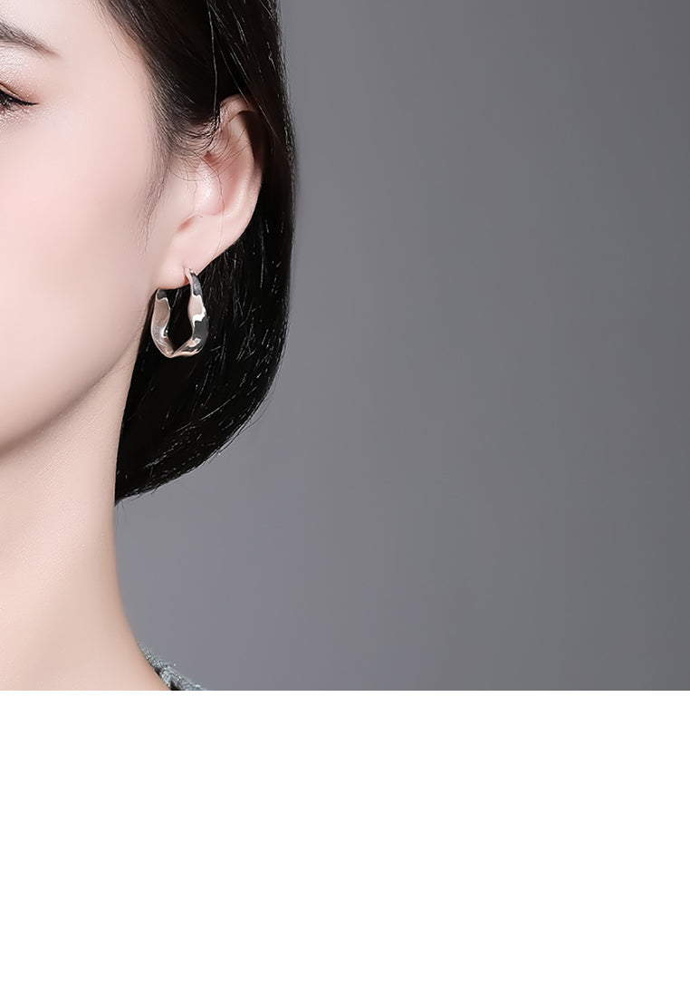 925 Sterling Silver Simple Temperament Hollow Geometric Ripple Stud Earrings