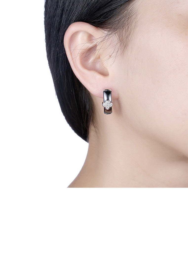 925 Sterling Silver Elegant Four-leafed Clover Black Ceramic Stud Earrings with Cubic Zircon