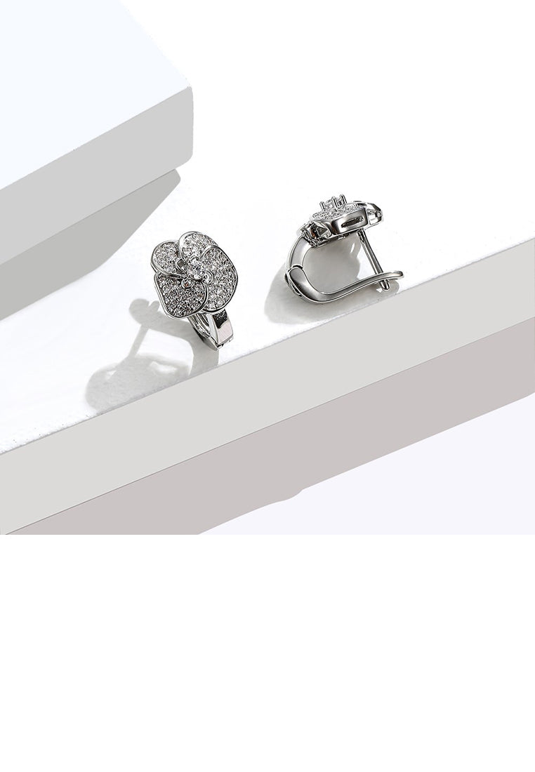Fashion and Elegant Flower Stud Earrings with Cubic Zirconia - Luxurious Look