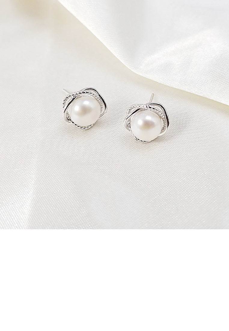 925 Sterling Silver Simple Fashion Flower Freshwater Pearl Stud Earrings - Luxurious Look