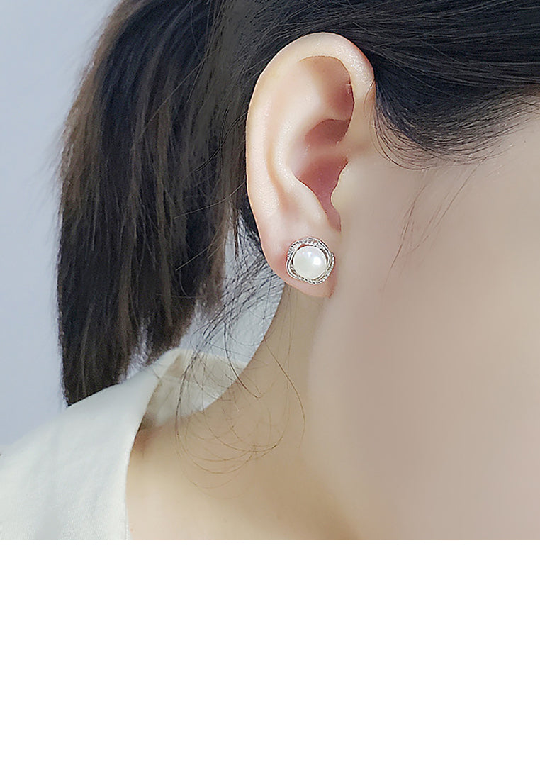 925 Sterling Silver Simple Fashion Flower Freshwater Pearl Stud Earrings - Luxurious Look