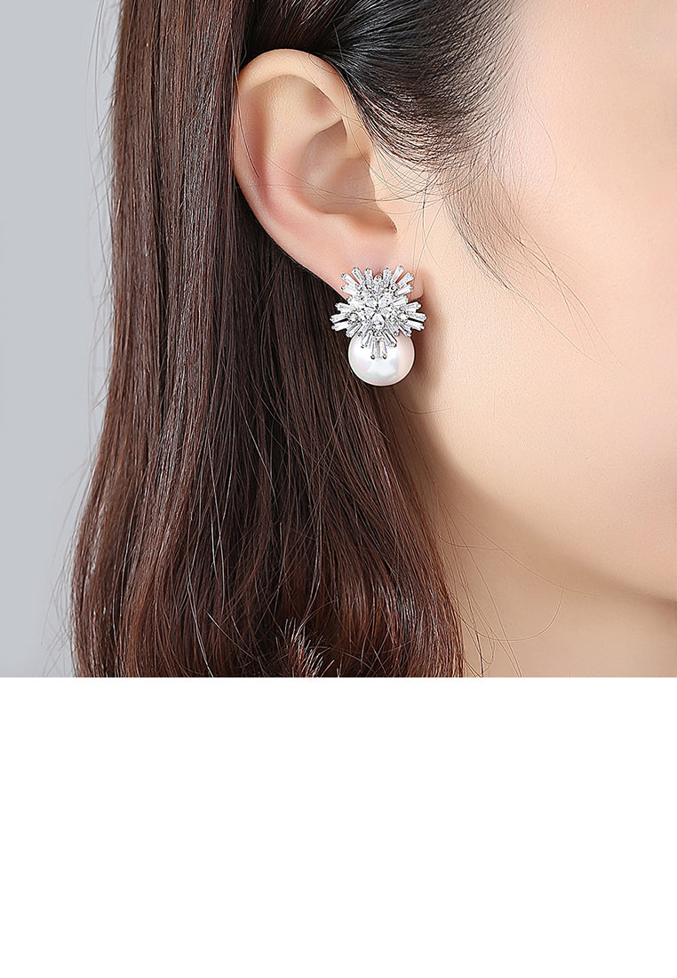 Elegant and Bright Snowflake Imitation Pearl Stud Earrings with Cubic Zirconia - Luxurious Look