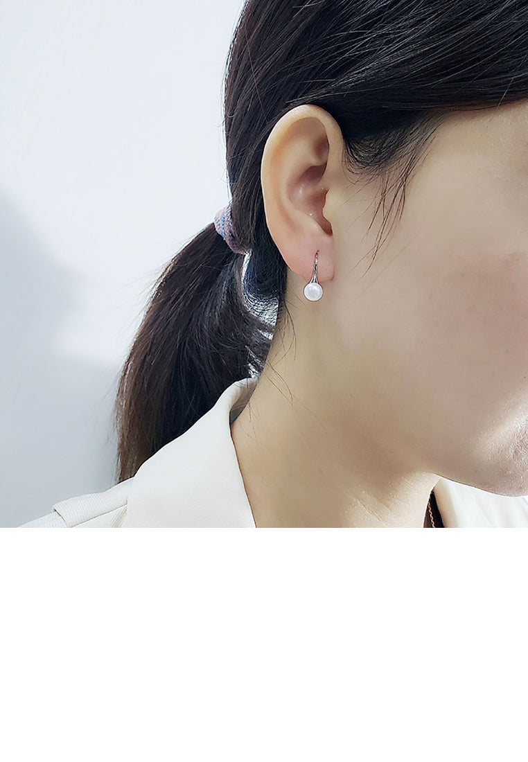 925 Sterling Silver Simple Fashion Freshwater Pearl Earrings - Luxurious Look