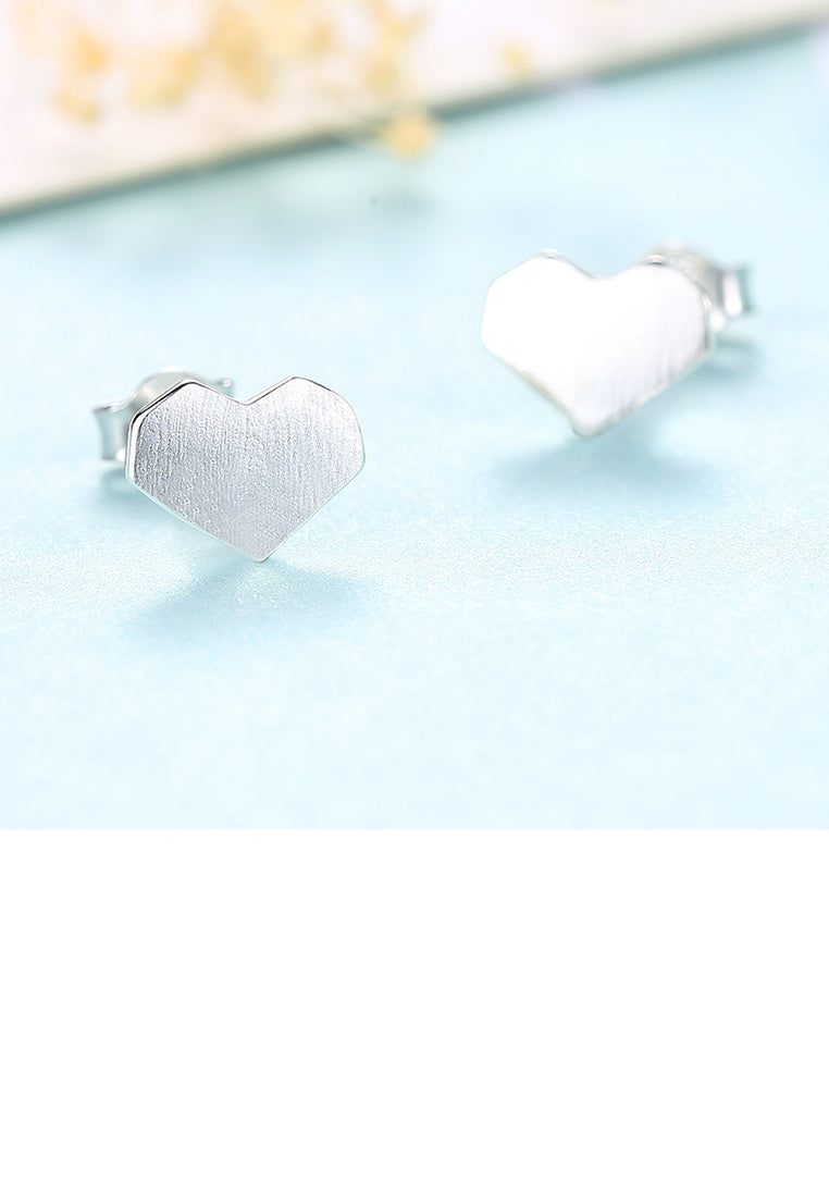 925 Sterling Silver Simple Romantic Heart-shaped Stud Earrings