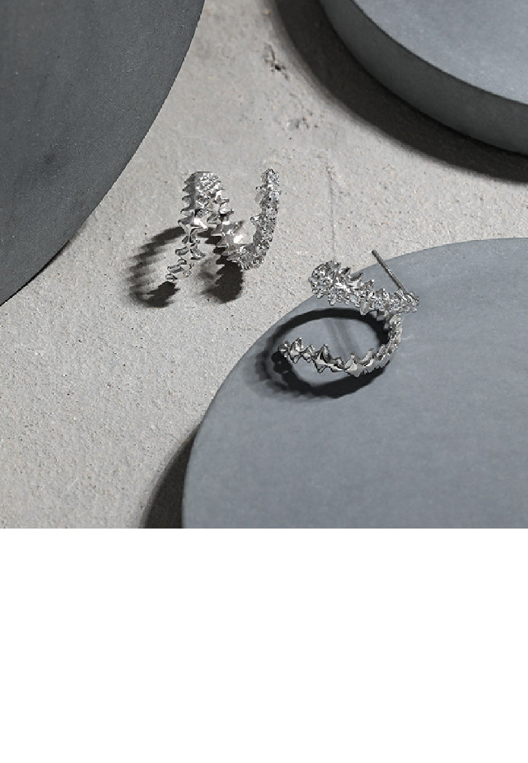 925 Sterling Silver Irregular Wave Geometric Stud Earrings with Cubic Zirconia - Luxurious Look