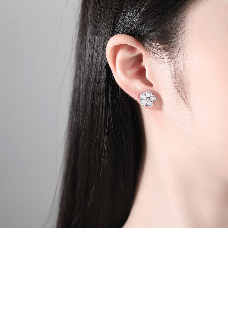 Fashion Simple Flower Imitation Pearl Stud Earrings with Cubic Zirconia - Luxurious Look