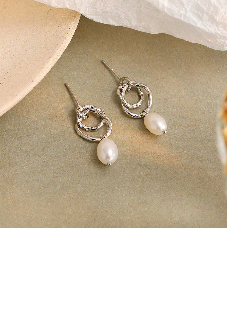 925 Sterling Silver Fashion Temperament Hollow Geometric Square Freshwater Pearl Earrings - Luxurious Look