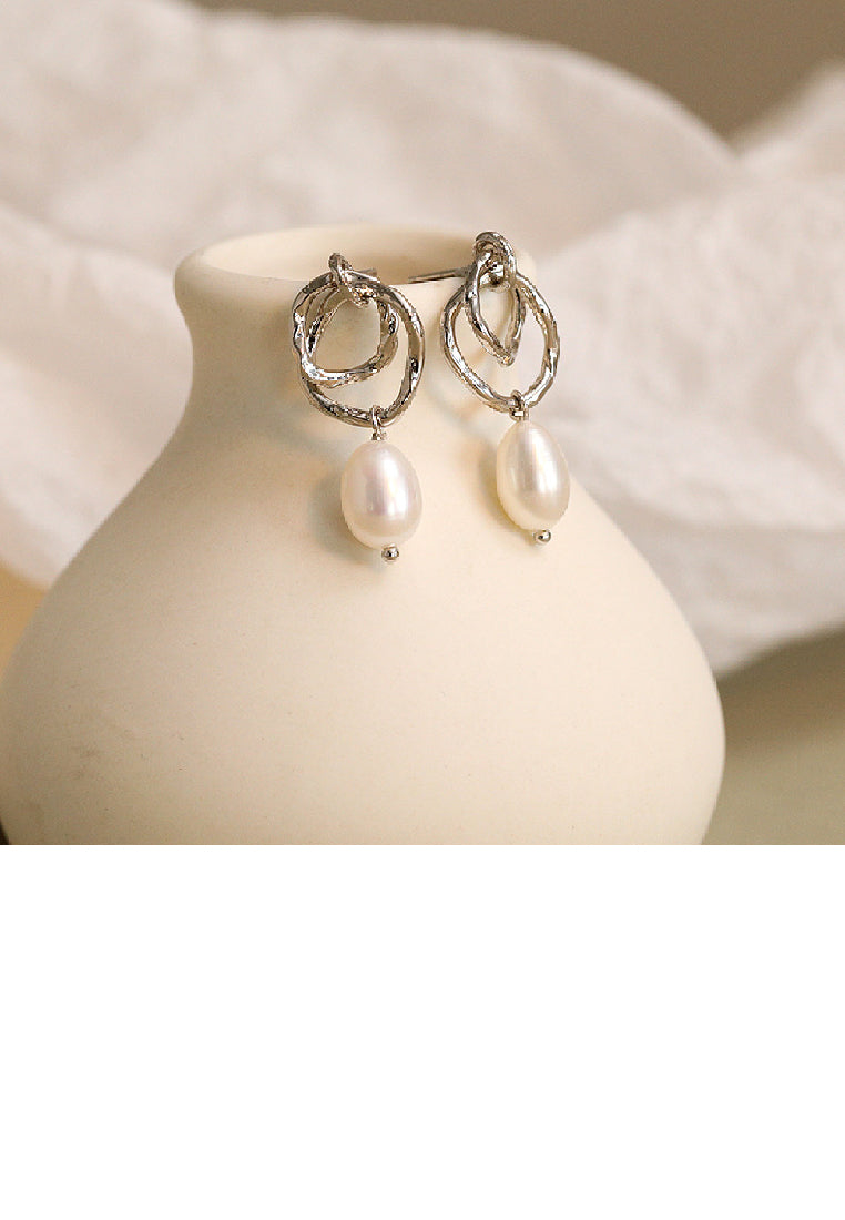 925 Sterling Silver Fashion Temperament Hollow Geometric Square Freshwater Pearl Earrings - Luxurious Look