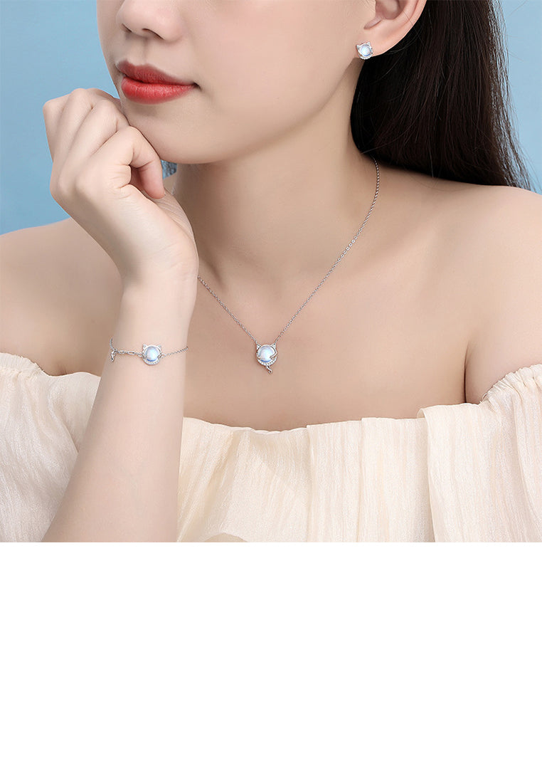 925 Sterling Silver Cute and Sweet Cat Moonstone Stud Earrings with Cubic Zirconia - Luxurious Look