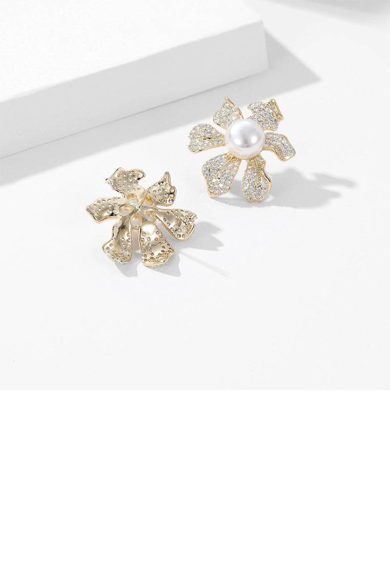 Fashion and Elegant Plated Gold Flower Imitation Pearl Stud Earrings with Cubic Zirconia - Luxurious Look