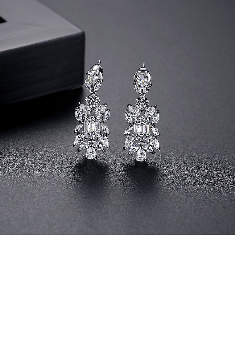 Brilliant Temperament Geometric Earrings with Cubic Zirconia - Luxurious Look
