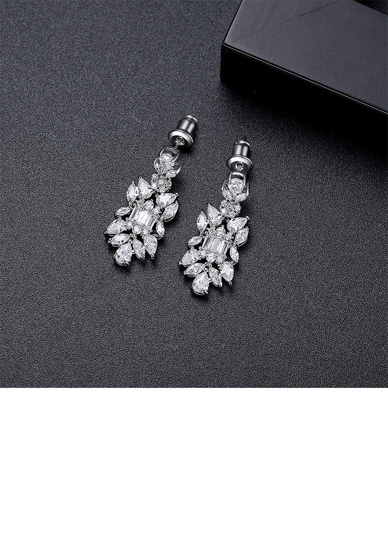 Brilliant Temperament Geometric Earrings with Cubic Zirconia - Luxurious Look