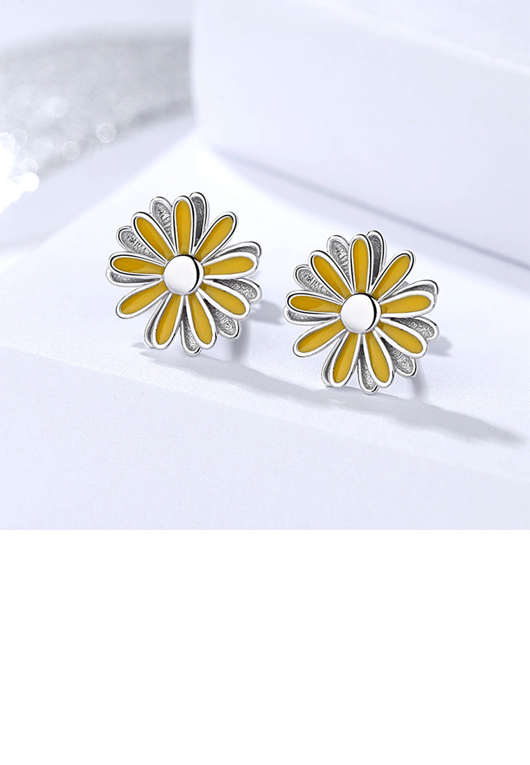 925 Sterling Silver Simple Temperament Daisy Stud Earrings