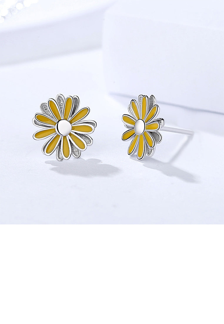 925 Sterling Silver Simple Temperament Daisy Stud Earrings