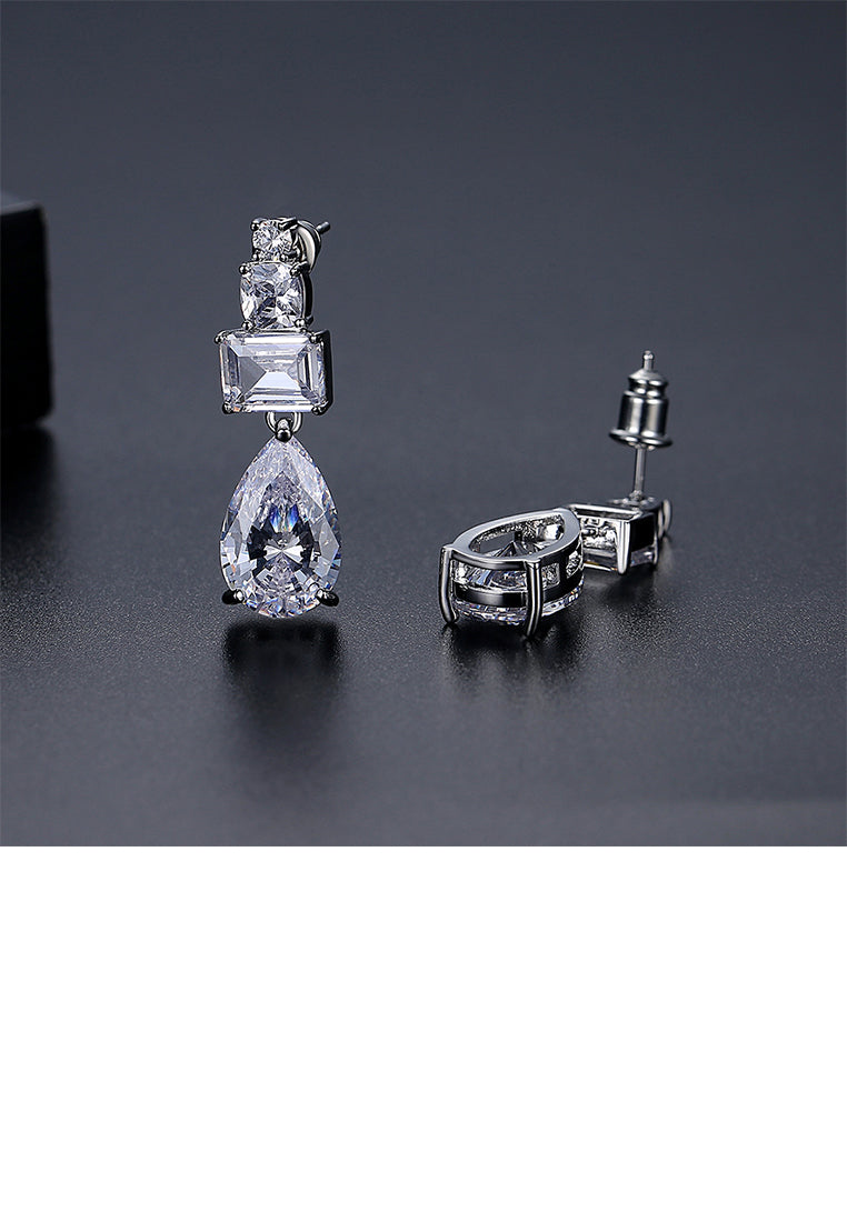 Fashion and Elegant Water Drop Shape Geometric Earrings with Cubic Zirconia - Luxurious Look