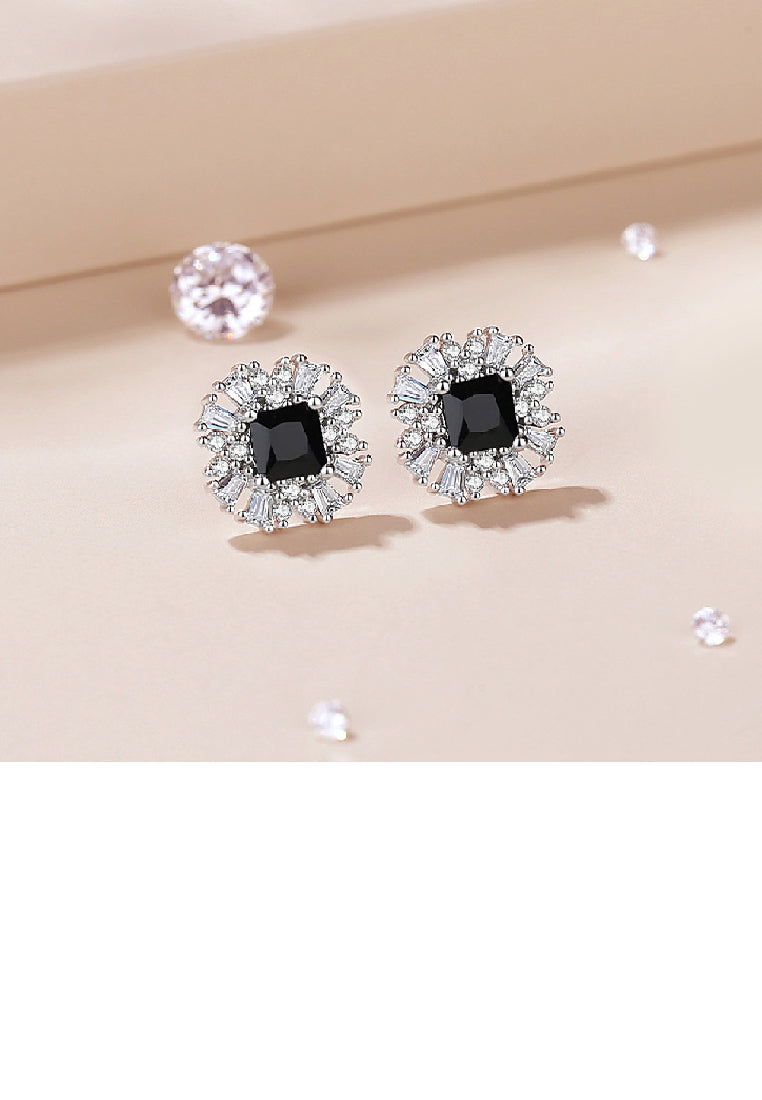 925 Sterling Silver Simple Temperament Flower Stud Earrings with Cubic Zirconia - Luxurious Look