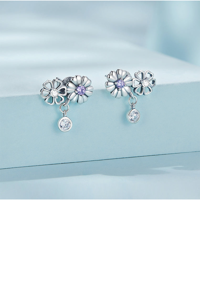 925 Sterling Silver Simple Fashion Hollow Daisy Stud Earrings with Cubic Zirconia - Luxurious Look
