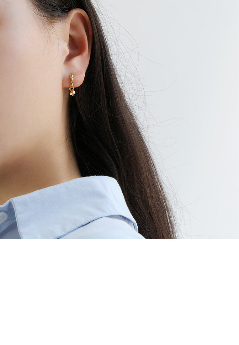 925 Sterling Silver Plated Gold Simple Fashion Pattern Geometric Earrings with Cubic Zirconia - Luxurious Look