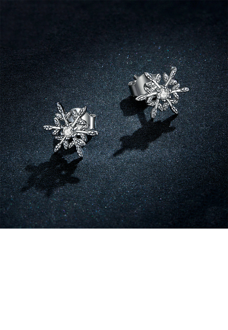 925 Sterling Silver Fashion Simply Snowflake Stud Earrings with Cubic Zirconia - Luxurious Look