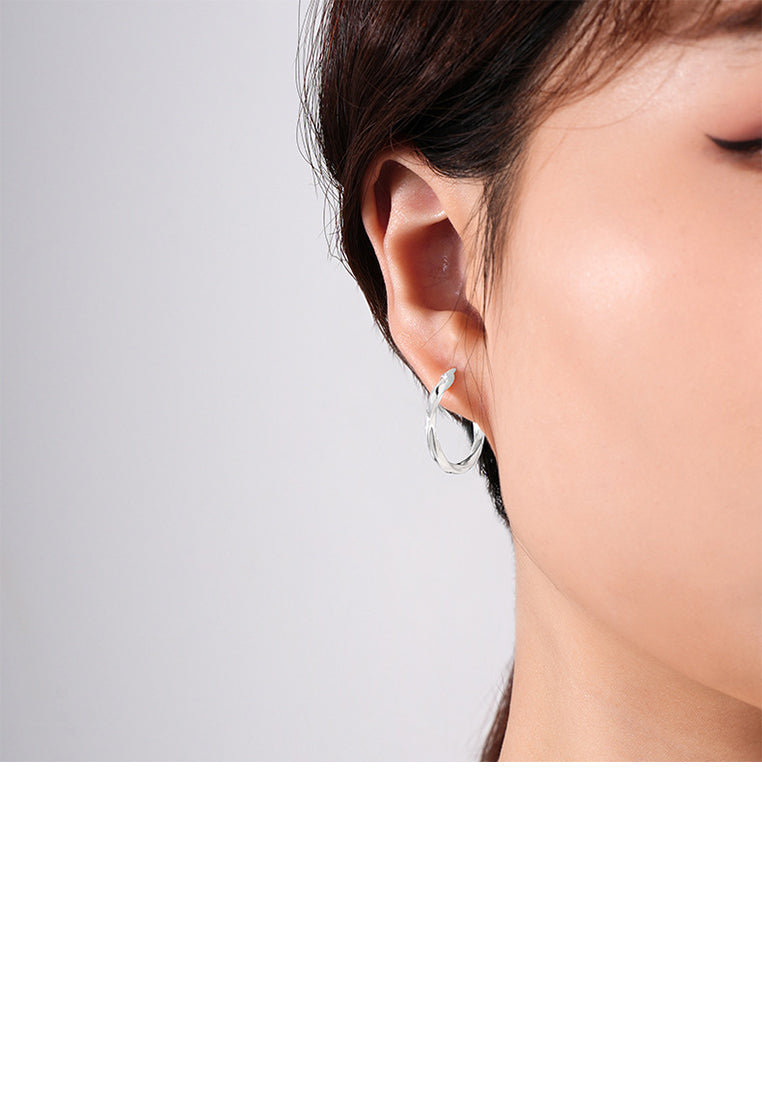 925 Sterling Silver Simple Personality Irregular Twisted Geometric Circle Earrings