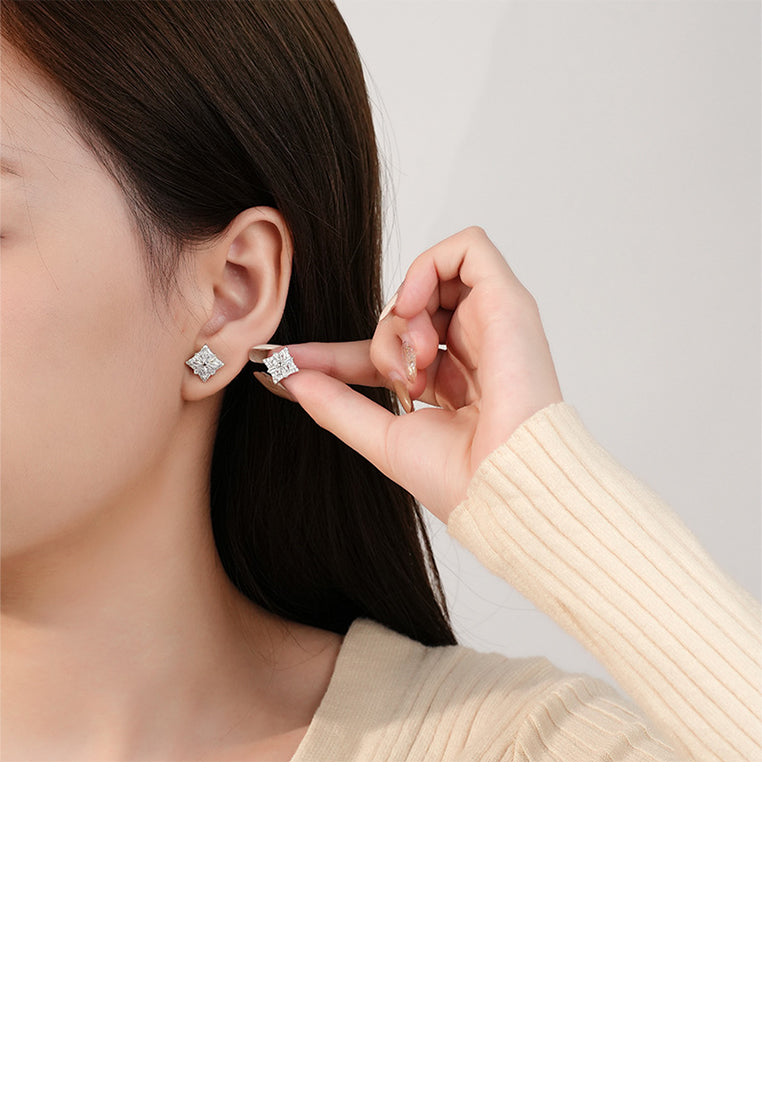 925 Sterling Silver Simple Brilliant Four-pointed Star Geometric Stud Earrings with Cubic Zirconia - Luxurious Look