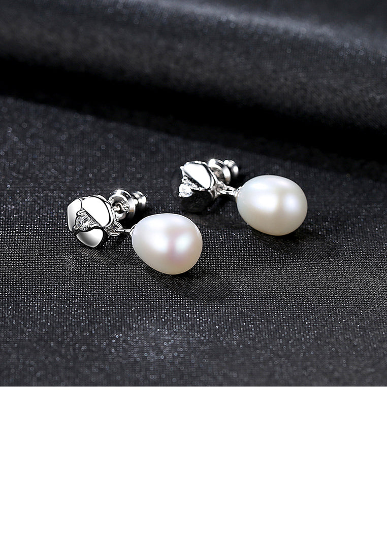 925 Sterling Silver Fashion Elegant Flower White Freshwater Pearl Earrings - Luxurious Look