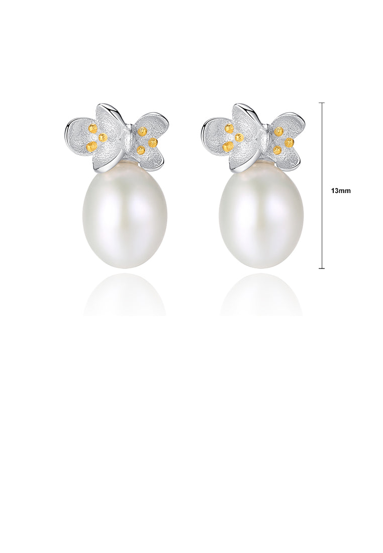 925 Sterling Silver Elegant Temperament Flower White Freshwater Pearl Stud Earrings - Luxurious Look