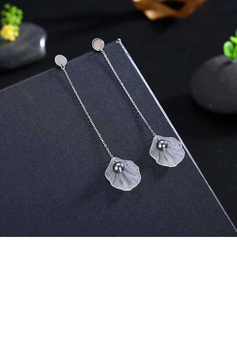 925 Sterling Silver Scalloped Pearl Earrings - Luxurious Look