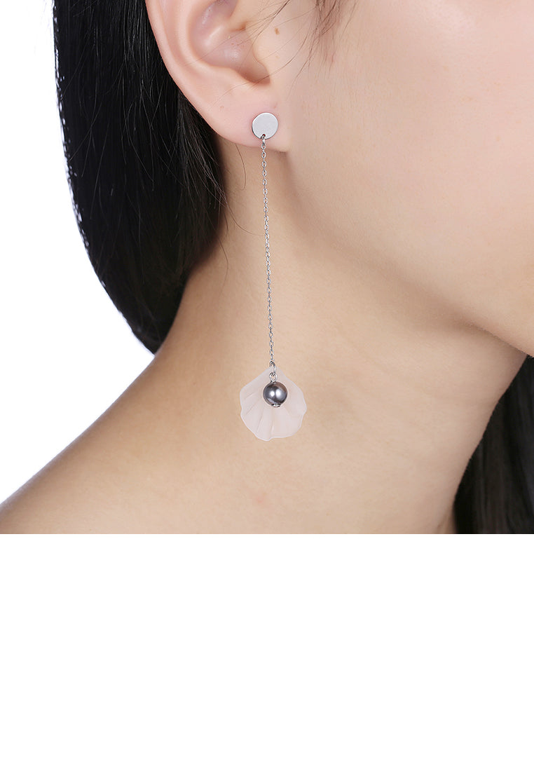 925 Sterling Silver Scalloped Pearl Earrings - Luxurious Look