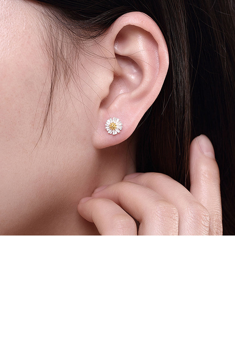 925 Sterling Silver Simple Little Daisy Stud Earrings