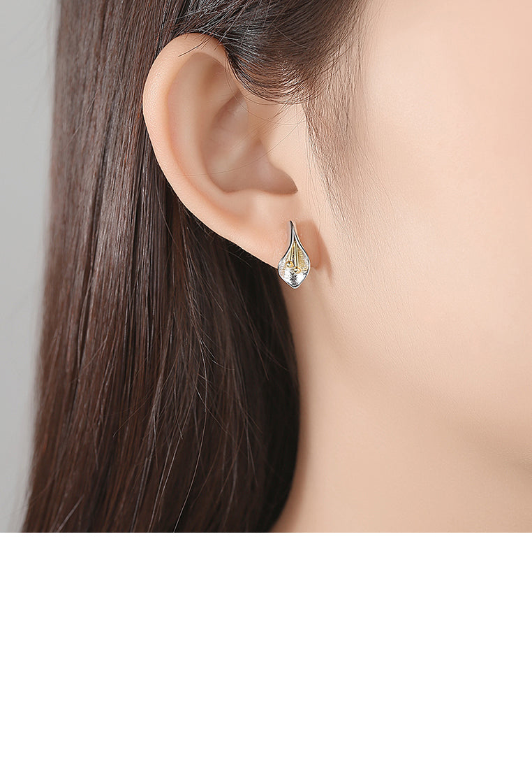 925 Sterling Silver Fashion and Elegant Floral Stud Earrings