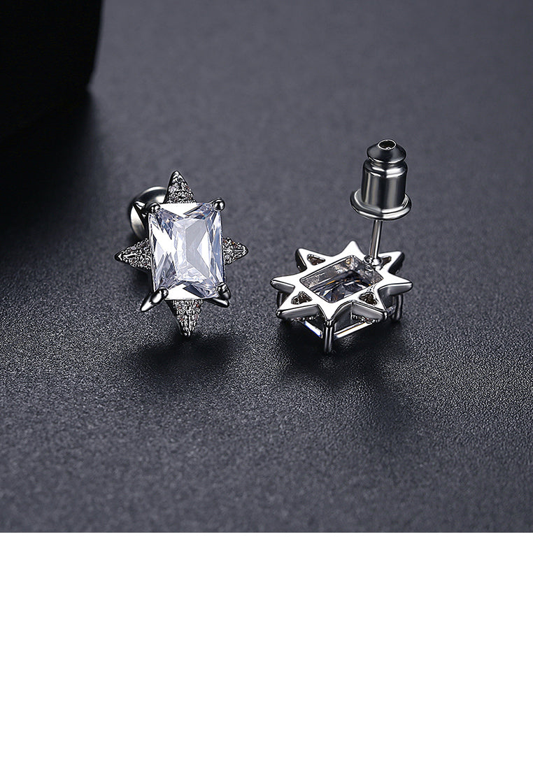Fashion and Elegant Snowflake Stud Earrings with Cubic Zirconia - Luxurious Look