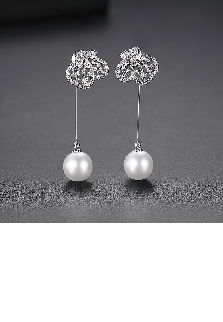 Fashion and Elegant Butterfly Tassel Imitation Pearl Earrings with Cubic Zirconia - Luxurious Look
