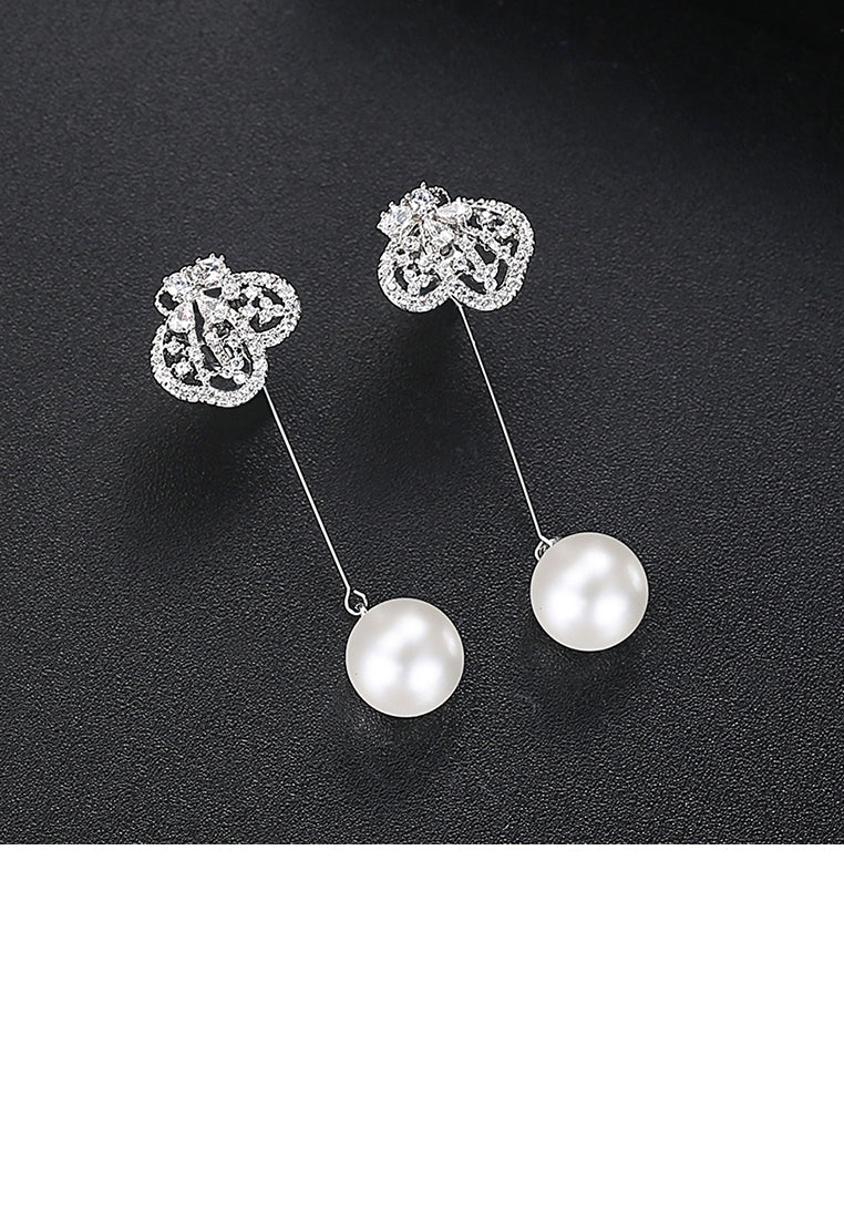 Fashion and Elegant Butterfly Tassel Imitation Pearl Earrings with Cubic Zirconia - Luxurious Look