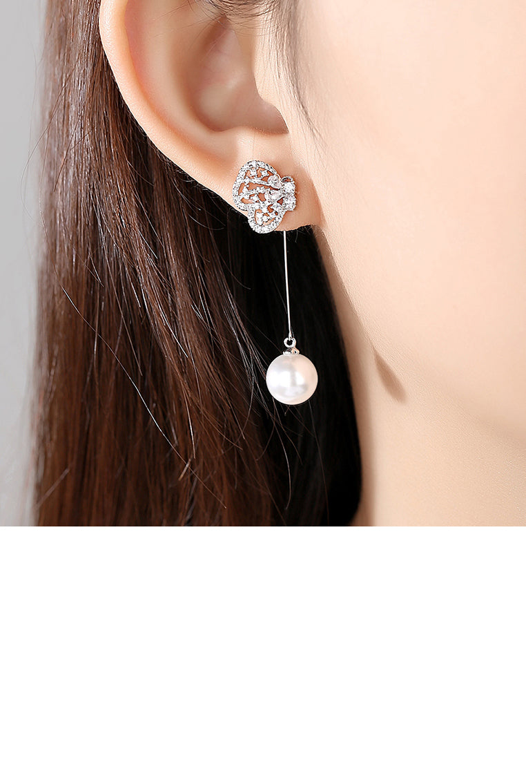 Fashion and Elegant Butterfly Tassel Imitation Pearl Earrings with Cubic Zirconia - Luxurious Look