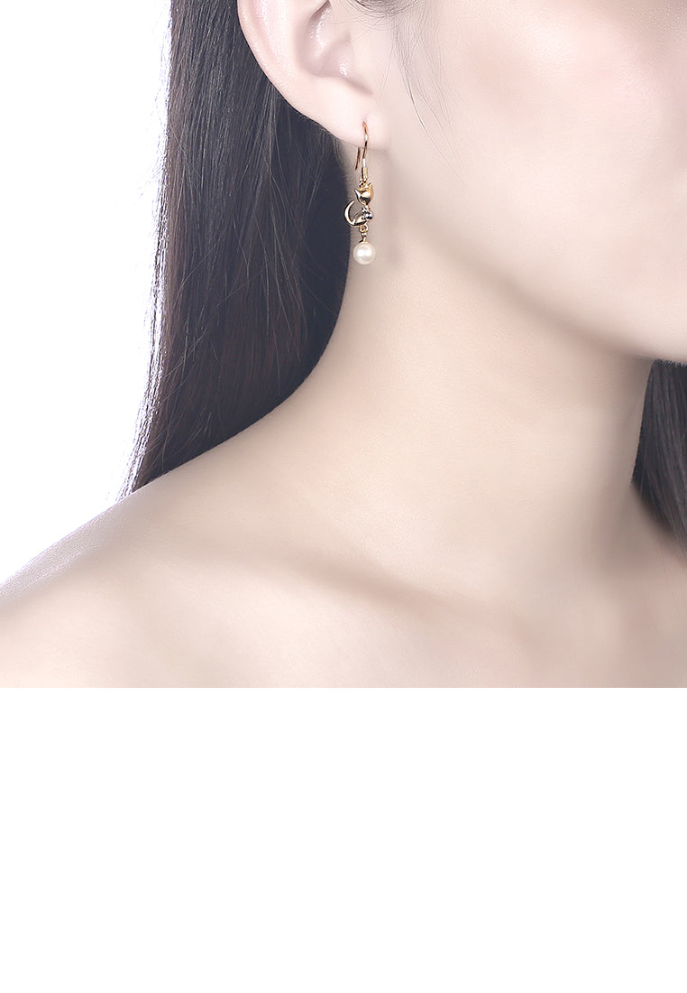 925 Sterling Silve Gold Plated Elegant Fashion Cute Cat Pearl Earrings - Luxurious Look