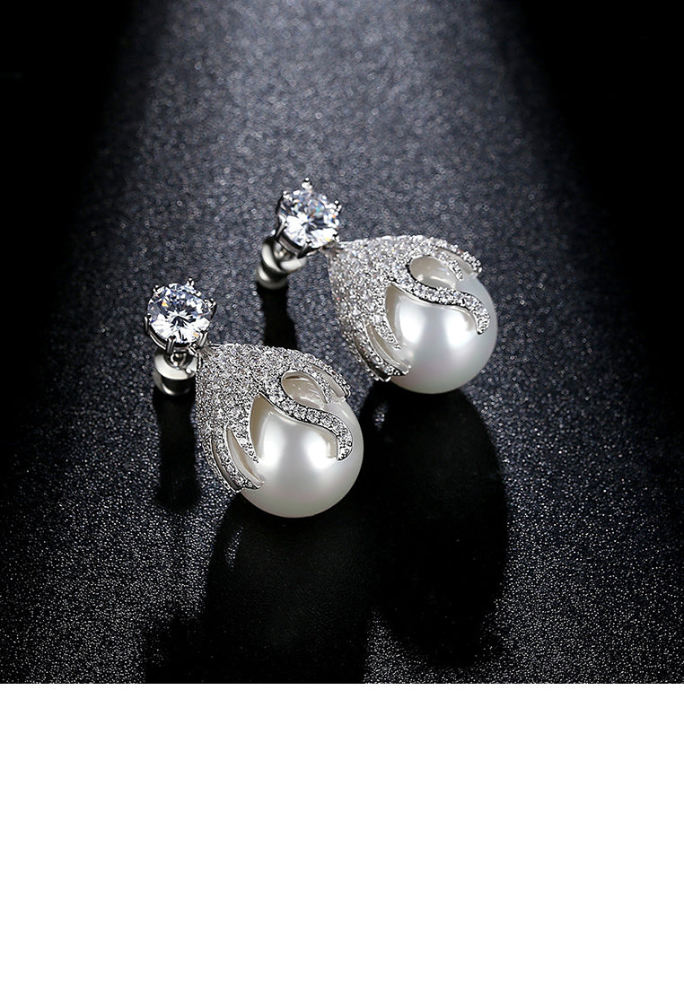 Fashion and Elegant Geometric Imitation Pearl Earrings with Cubic Zirconia - Luxurious Look