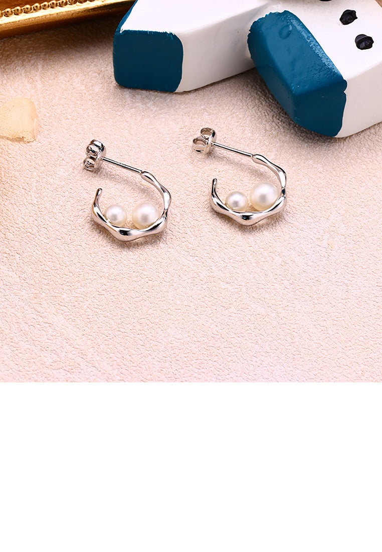 925 Sterling Silver Simple Temperament Geometric Freshwater Pearl Stud Earrings - Luxurious Look
