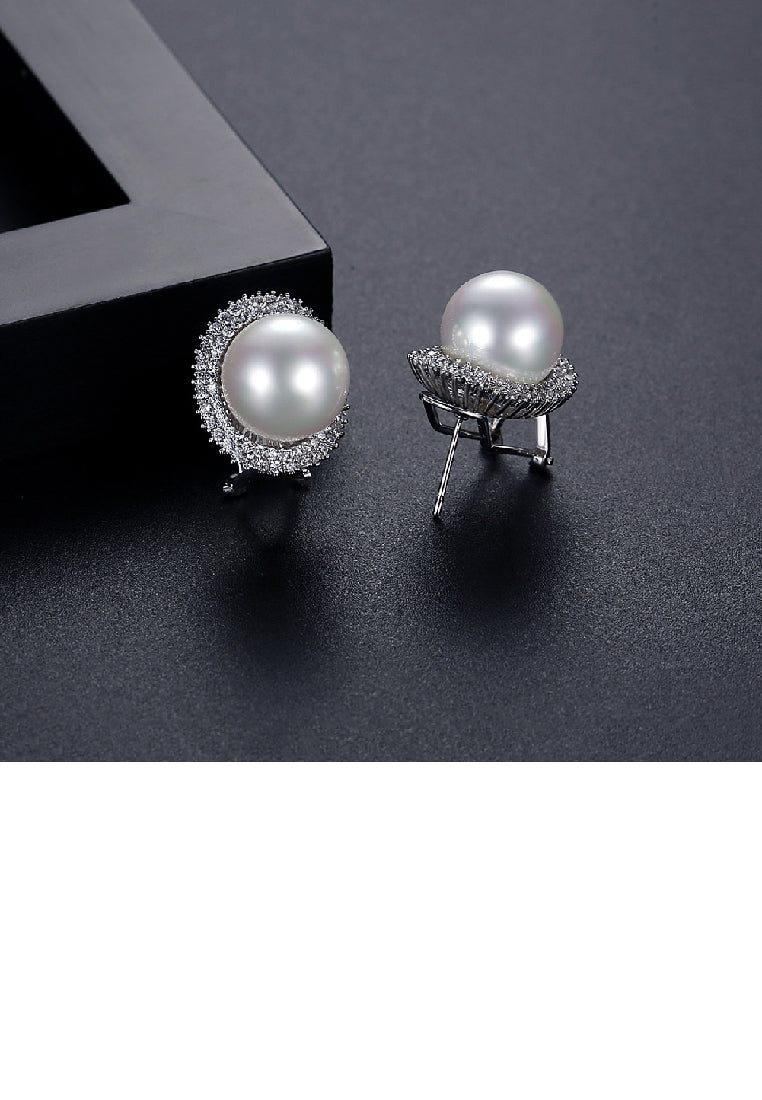 Fashion Elegant Geometric Oval Imitation Pearl Stud Earrings with Cubic Zirconia - Luxurious Look