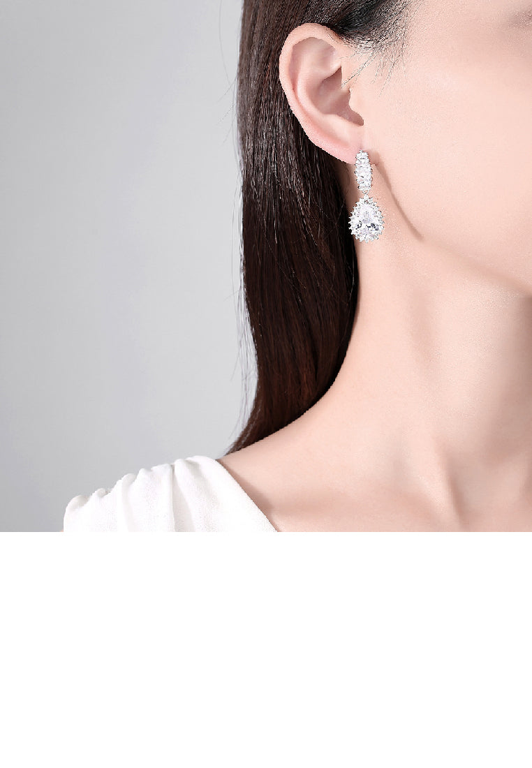 Elegant Sparkling Water Drop Geometric Earrings with Cubic Zirconia - Luxurious Look